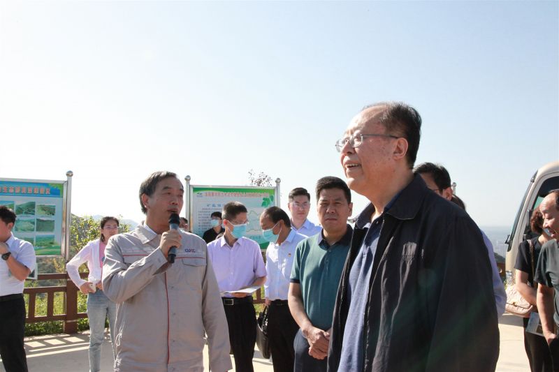 
				   
					河南省人大常委會(huì)黨組副書記、副主任馬懿一行到洛陽(yáng)黃河同力調(diào)研
				 